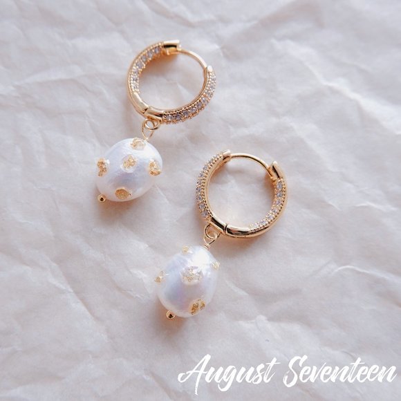 Gold Baroque Pearl Hoop Earring - Picture 7 of 7